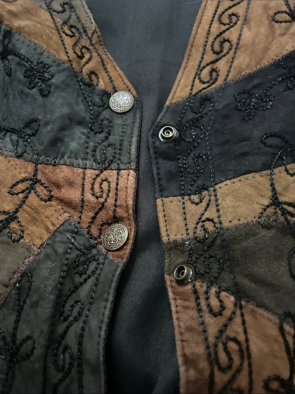 VTG Fashion Bug Patchwork Leather Vest Embroidered Floral Eclectic Grandma Y2K